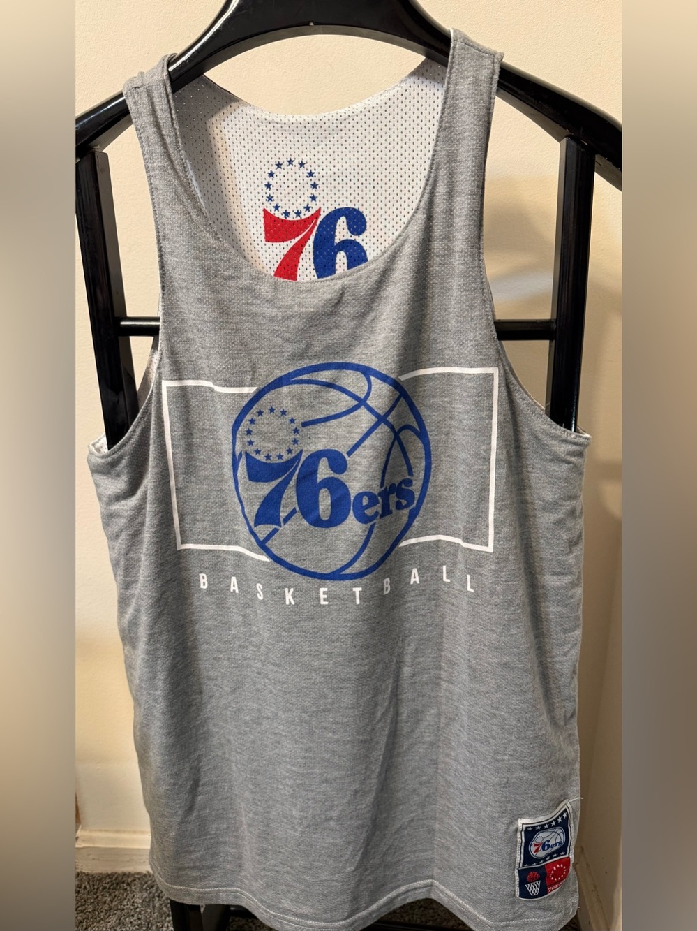 Philadelphia 76ers Reversible Basketball Jersey Men’s Size Small